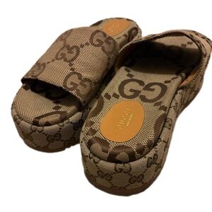 Gucci Women's Tan Sandals